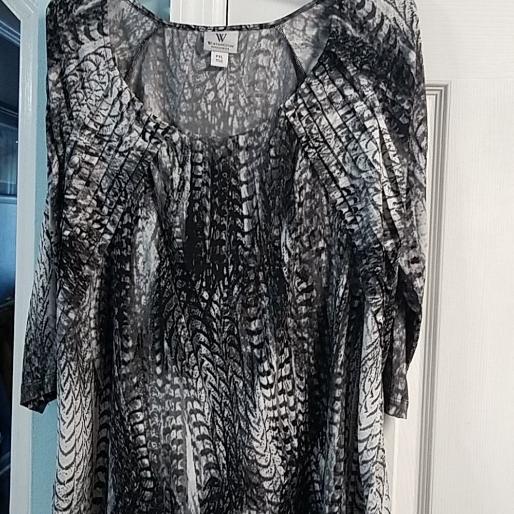 Black and gray dress shirt